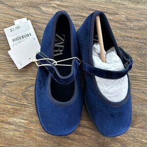 Navy Blue Velvet Maryjane’s - ZARA Little Girl Size 9 NWT